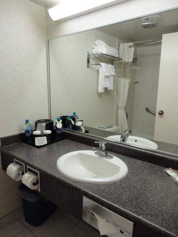 וונקובר Quality Hotel Downtown-Inn At False Creek מראה חיצוני תמונה